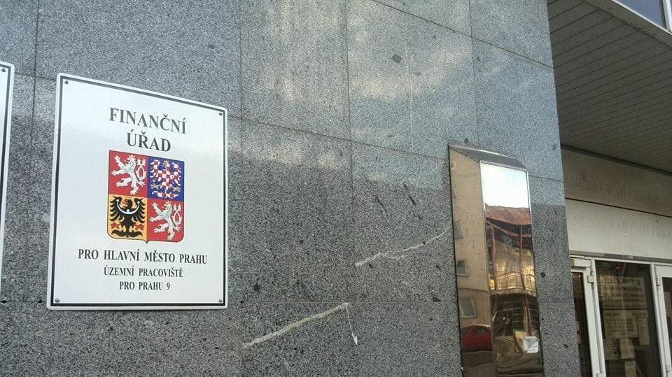 Češi s odevzdáním daňového přiznání nespěchají